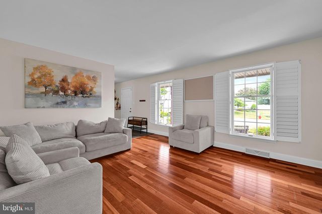 230 HOPE DR, Blandon, PA 19510
