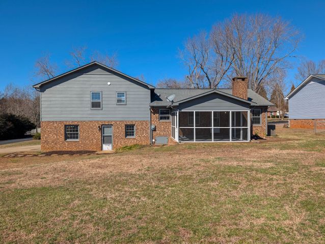 207 Old Salem Road, Moore, SC 29369