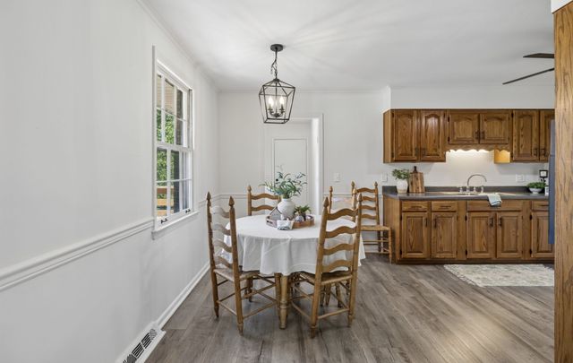 920 Clearview Rd, Cottontown, TN 37048
