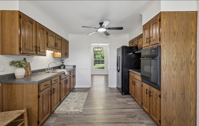 920 Clearview Rd, Cottontown, TN 37048