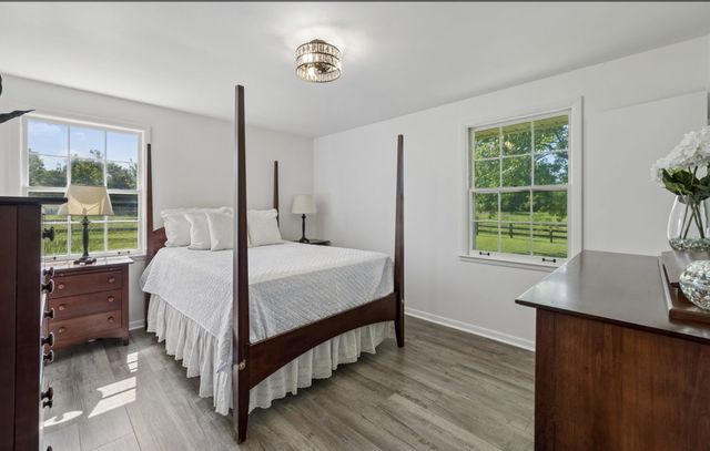 920 Clearview Rd, Cottontown, TN 37048