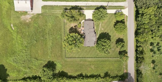 920 Clearview Rd, Cottontown, TN 37048