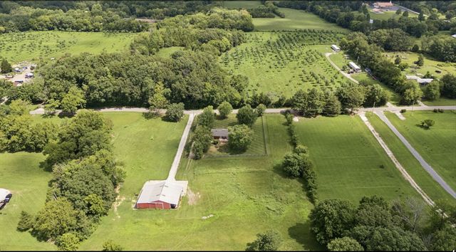 920 Clearview Rd, Cottontown, TN 37048
