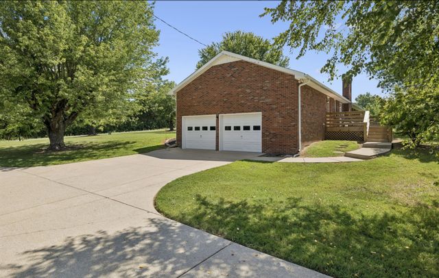 920 Clearview Rd, Cottontown, TN 37048
