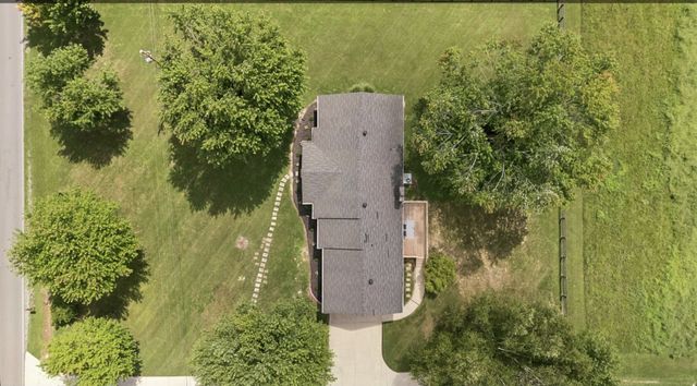 920 Clearview Rd, Cottontown, TN 37048