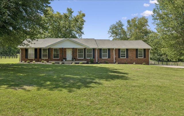 920 Clearview Rd, Cottontown, TN 37048