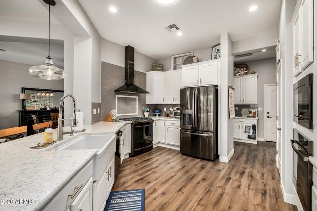 13318 W EL SUENO Court, Sun City West, AZ 85375