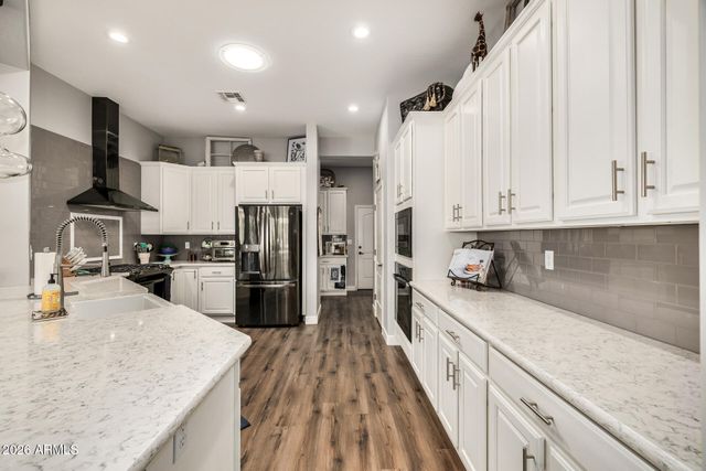 13318 W EL SUENO Court, Sun City West, AZ 85375