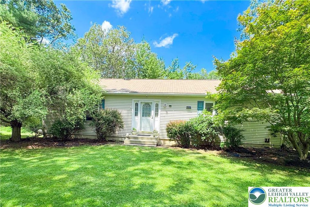 111 Turkey Ridge Drive, Polk Twp, PA 18058
