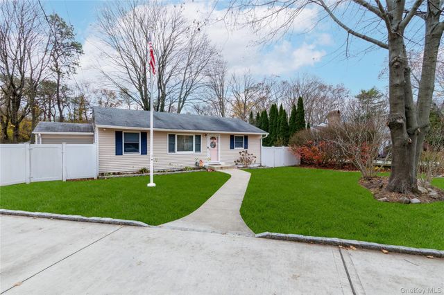 21 Wabil Road, Miller Place, NY 11764