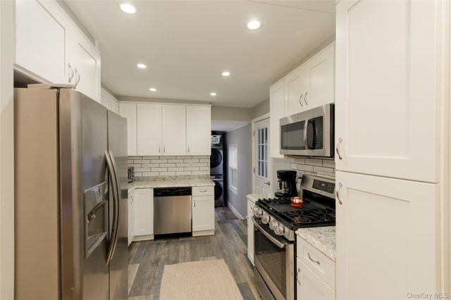 21 Wabil Road, Miller Place, NY 11764