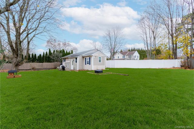 21 Wabil Road, Miller Place, NY 11764