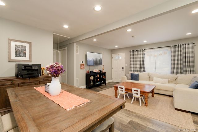 21 Wabil Road, Miller Place, NY 11764