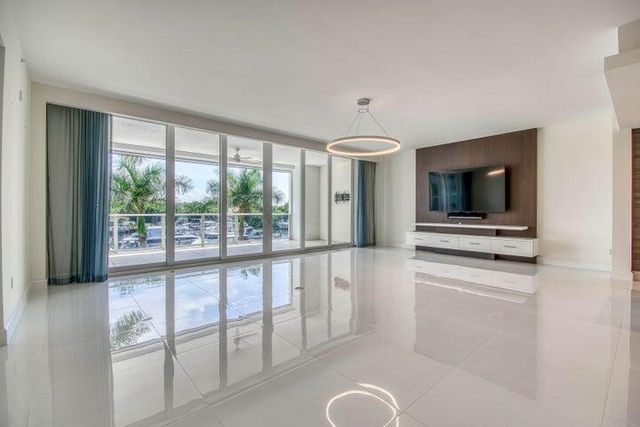 2700 Donald Ross Road 306, Palm Beach Gardens, FL 33410