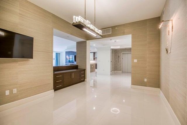 2700 Donald Ross Road 306, Palm Beach Gardens, FL 33410