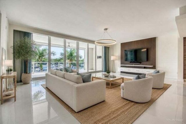 2700 Donald Ross Road 306, Palm Beach Gardens, FL 33410