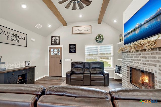 1474 CR 342, La Vernia, TX 78121