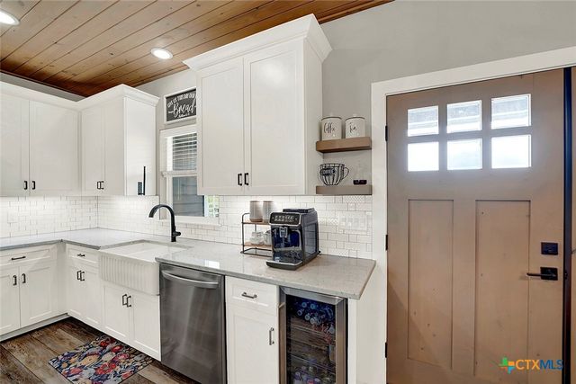 1474 CR 342, La Vernia, TX 78121