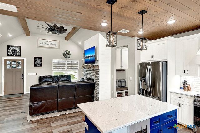 1474 CR 342, La Vernia, TX 78121