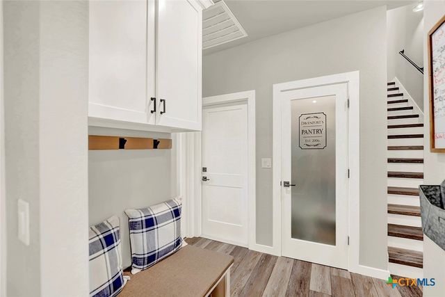 1474 CR 342, La Vernia, TX 78121