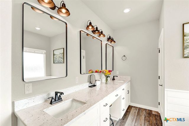 1474 CR 342, La Vernia, TX 78121