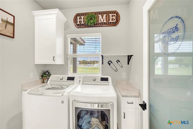 1474 CR 342, La Vernia, TX 78121