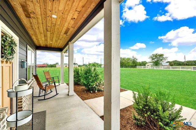 1474 CR 342, La Vernia, TX 78121