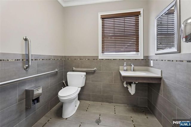 374 Summit Avenue, Hackensack, NJ 07601