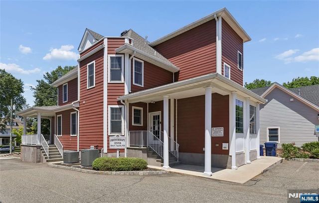 374 Summit Avenue, Hackensack, NJ 07601