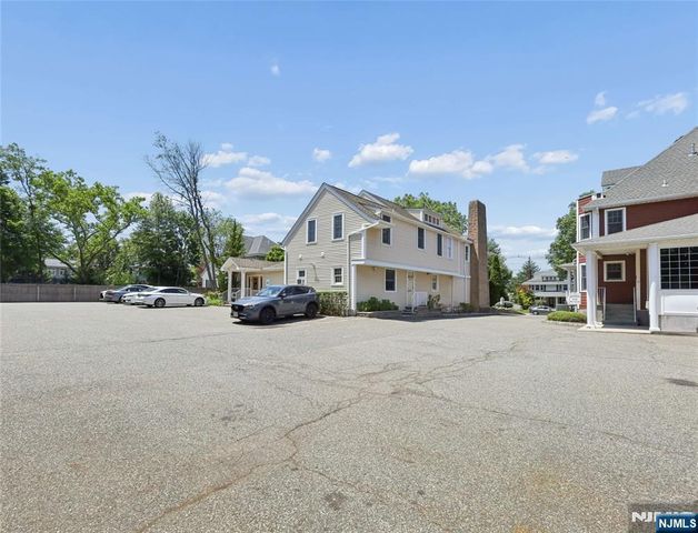 374 Summit Avenue, Hackensack, NJ 07601
