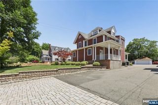 374 Summit Avenue, Hackensack, NJ 07601