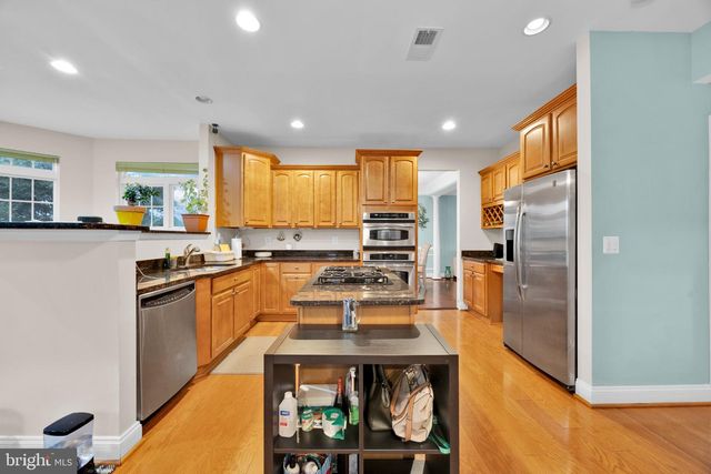 3379 OAKHAM DR, Triangle, VA 22172