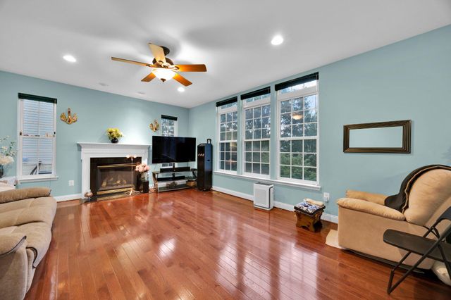 3379 OAKHAM DR, Triangle, VA 22172
