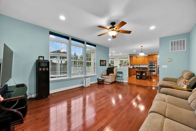 3379 OAKHAM DR, Triangle, VA 22172
