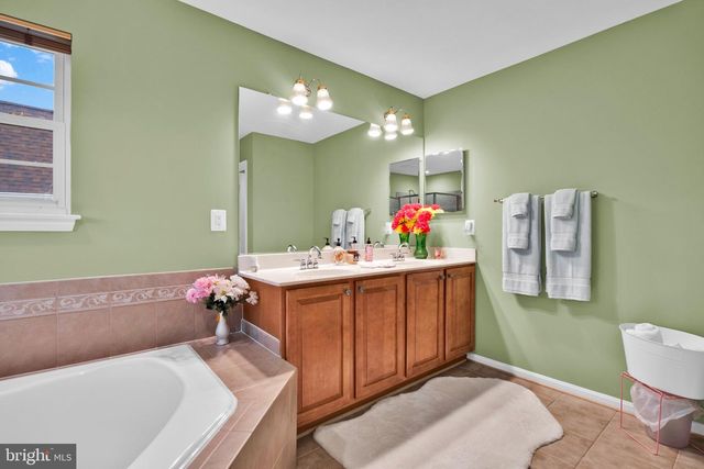3379 OAKHAM DR, Triangle, VA 22172