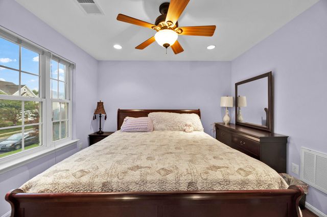 3379 OAKHAM DR, Triangle, VA 22172