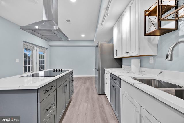 3379 OAKHAM DR, Triangle, VA 22172