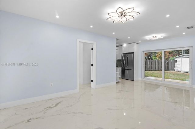 11805 SW 185th St, Miami, FL 33177