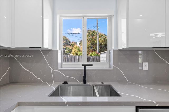 11805 SW 185th St, Miami, FL 33177