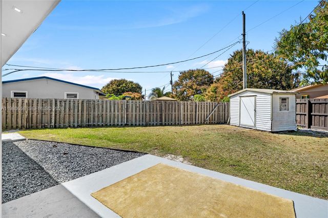 11805 SW 185th St, Miami, FL 33177