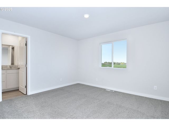 1151 PARKSIDE Ave, Woodburn, OR 97071