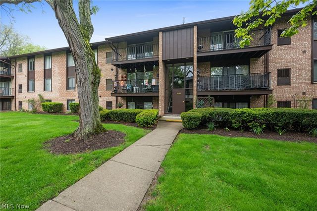 16395 Heather Lane, Middleburg Heights, OH 44130