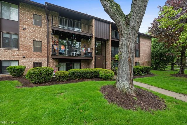 16395 Heather Lane, Middleburg Heights, OH 44130