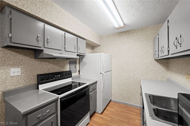 16395 Heather Lane, Middleburg Heights, OH 44130