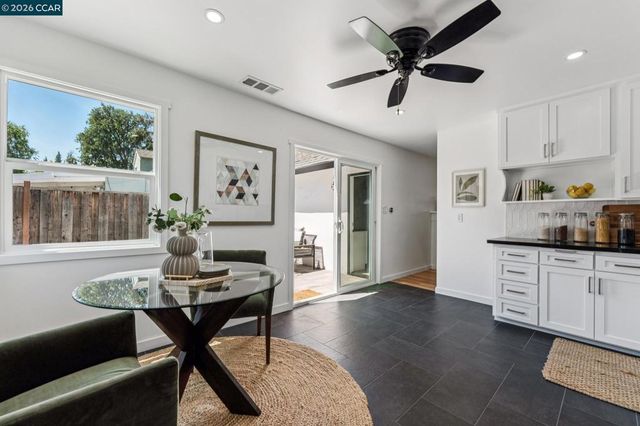 1378 Canterbury Dr, Concord, CA 94521