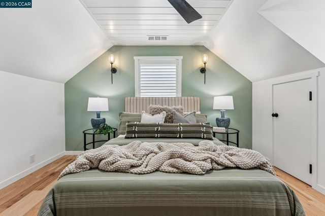 1378 Canterbury Dr, Concord, CA 94521