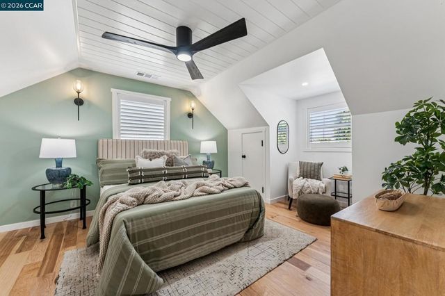 1378 Canterbury Dr, Concord, CA 94521