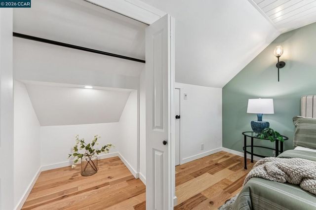 1378 Canterbury Dr, Concord, CA 94521