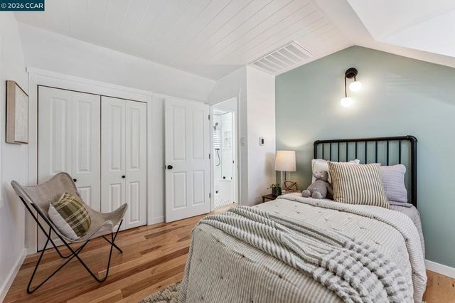 1378 Canterbury Dr, Concord, CA 94521