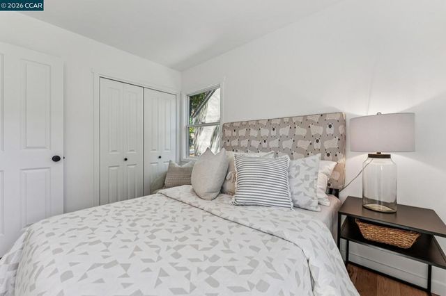1378 Canterbury Dr, Concord, CA 94521